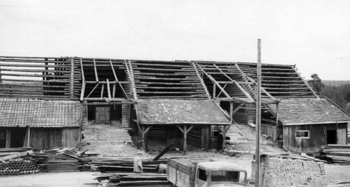 Garsvik, Aurskog-Høland, Akershus 1946. Låve. Nå på Norsk Folkemuseum.