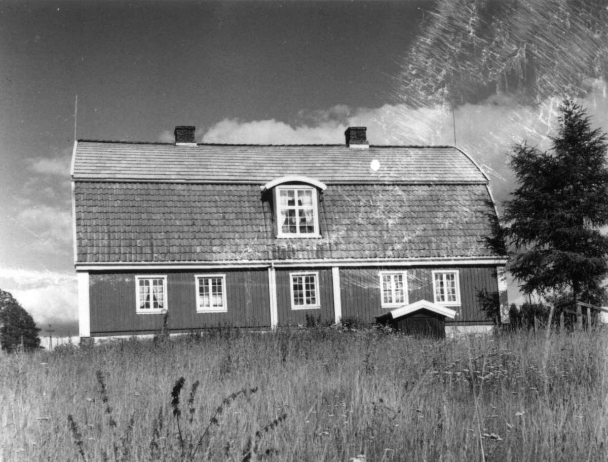 Skinnarbøl, Kongsvinger, Hedmark. Gammel hovedbygning. 
Fra dr. Eivind S. Engelstads storgårdsundersøkelser 1957.