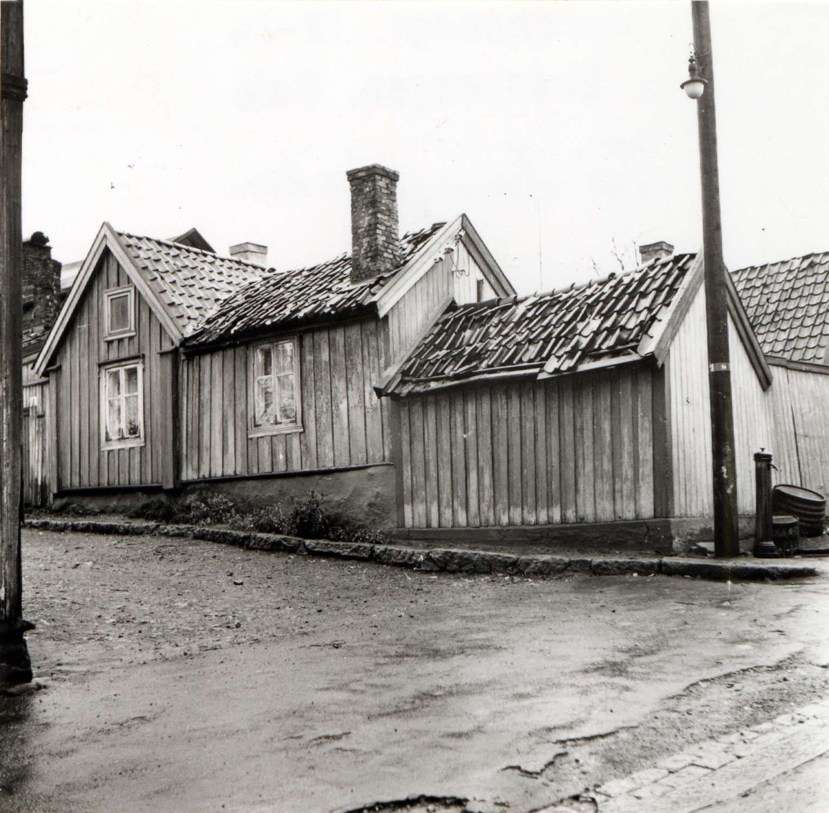 Johannesgate 12-14, Enerhaugen, Oslo 1959. Mot Langeleiken..