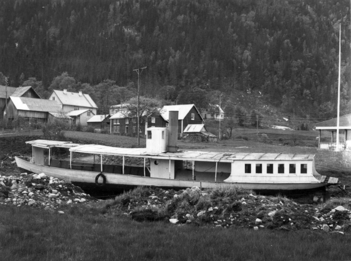 Båt