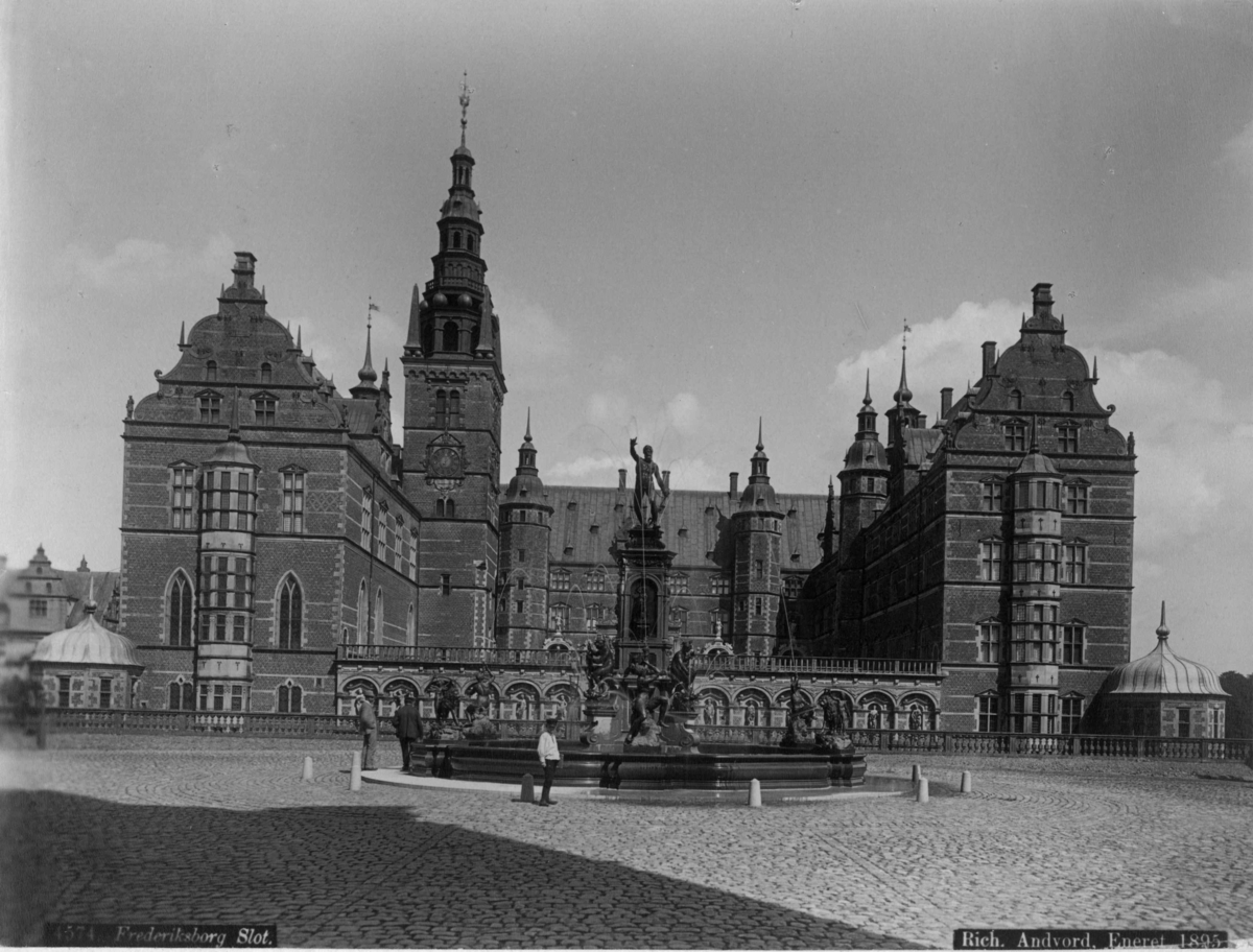 Postkort. Fredriksborg Slott.