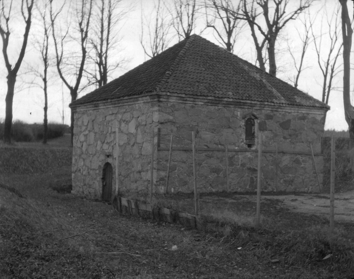 Postkort. Kruttårn,  Prins Georgs halvbastion, Fredrikstad festning.