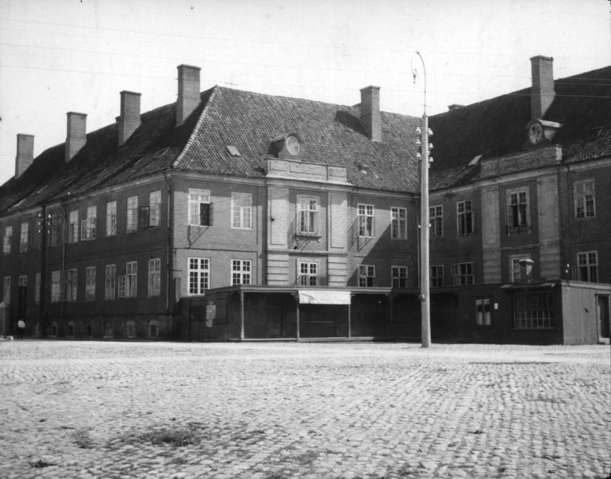 Postkort. Kasernen, Fredrikstad festning.