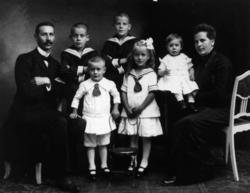 Barne- og voksen drakt