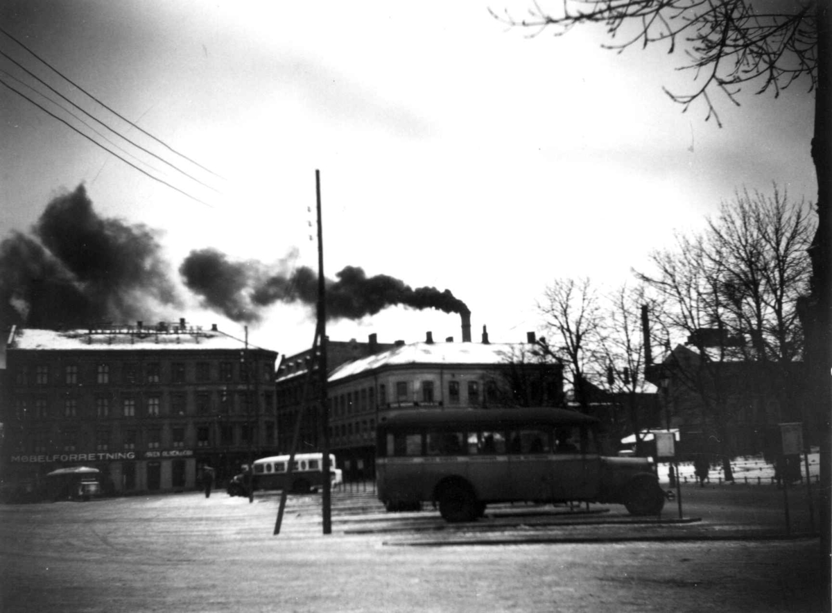 Ankertorget, Oslo. Sotpipe i bakgrunnen.
Fra boliginspektør Nanna Brochs boligundersøkelser i Oslo 1920-årene.