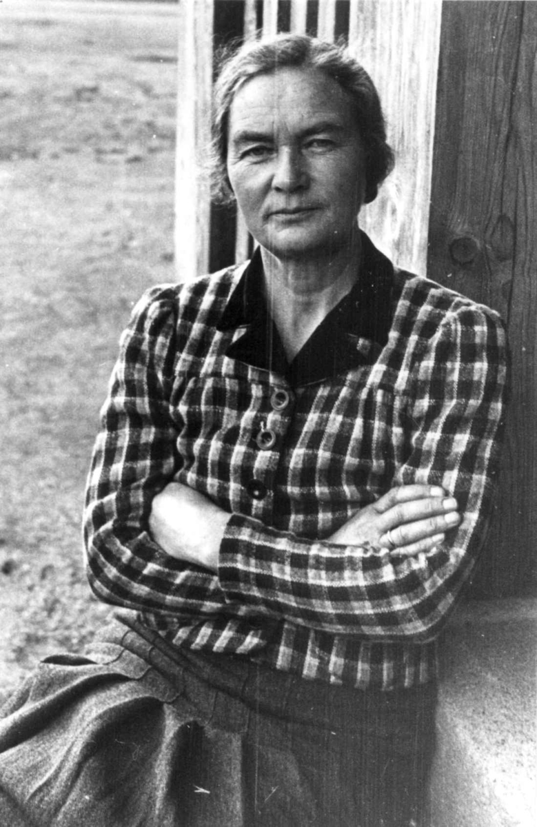 Vinje, Telemark 1941. Portrett av fru Signe Liestøl.