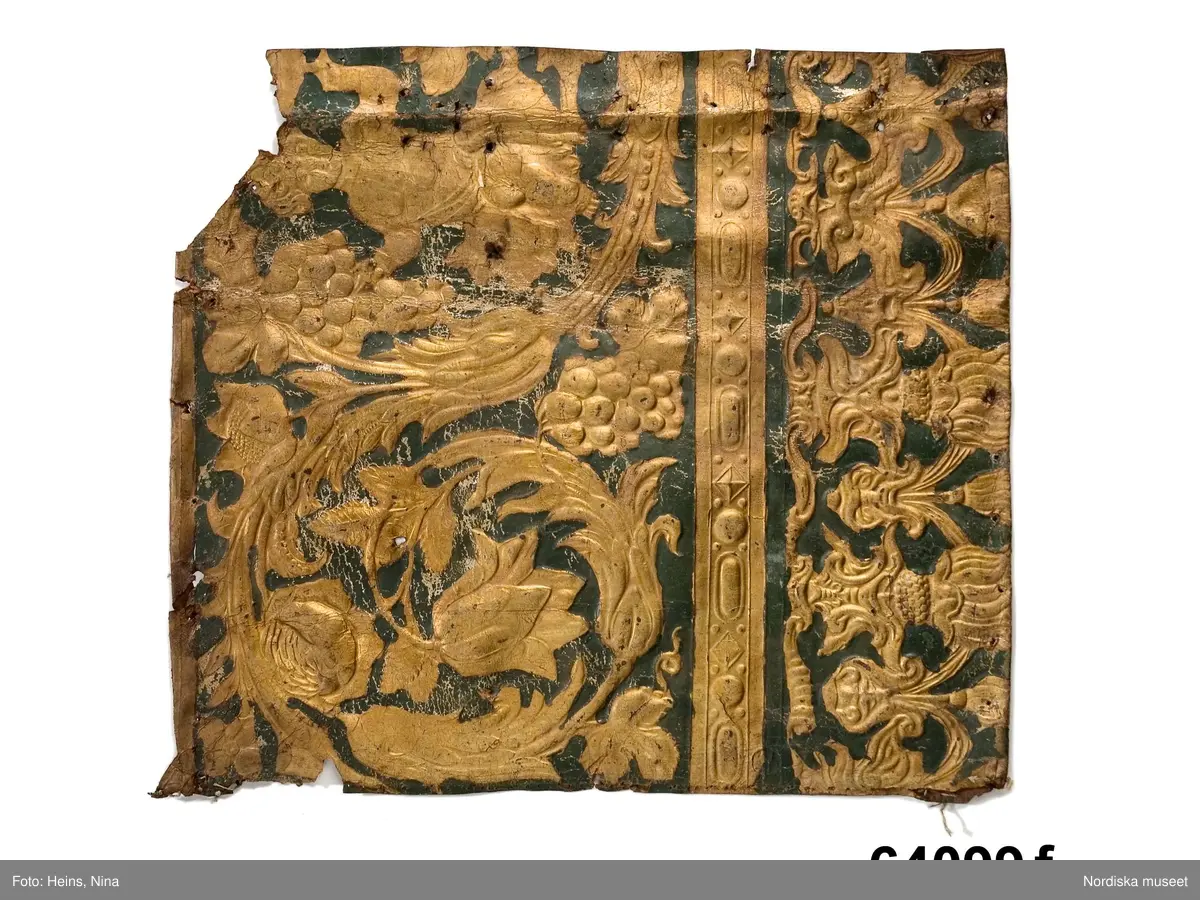 Växt, ros, tulpan, blad.
Frukt, druvklase, körsbär.
Djur, slända, fjäril.
Putto.