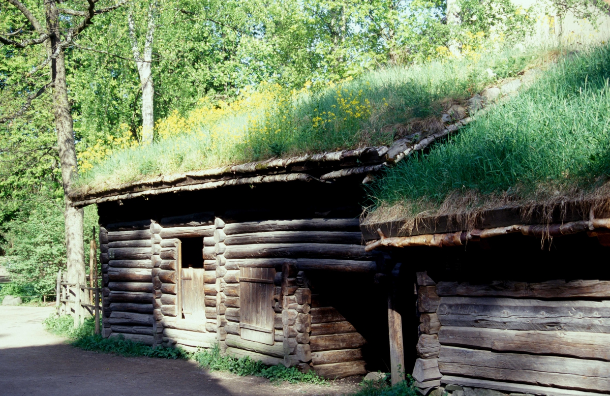 Løe fra Rysstad, Hylestad, Valle, ca 1800-1850.
Bygning nummer 7 på Norsk Folkemuseum, Setesdalstunet.