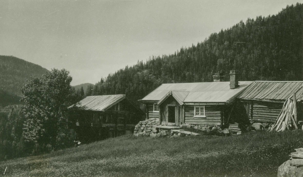 Gårdstun, Sporan, Nore, Nore og Uvdal, Buskerud.  Fotografert 1926.