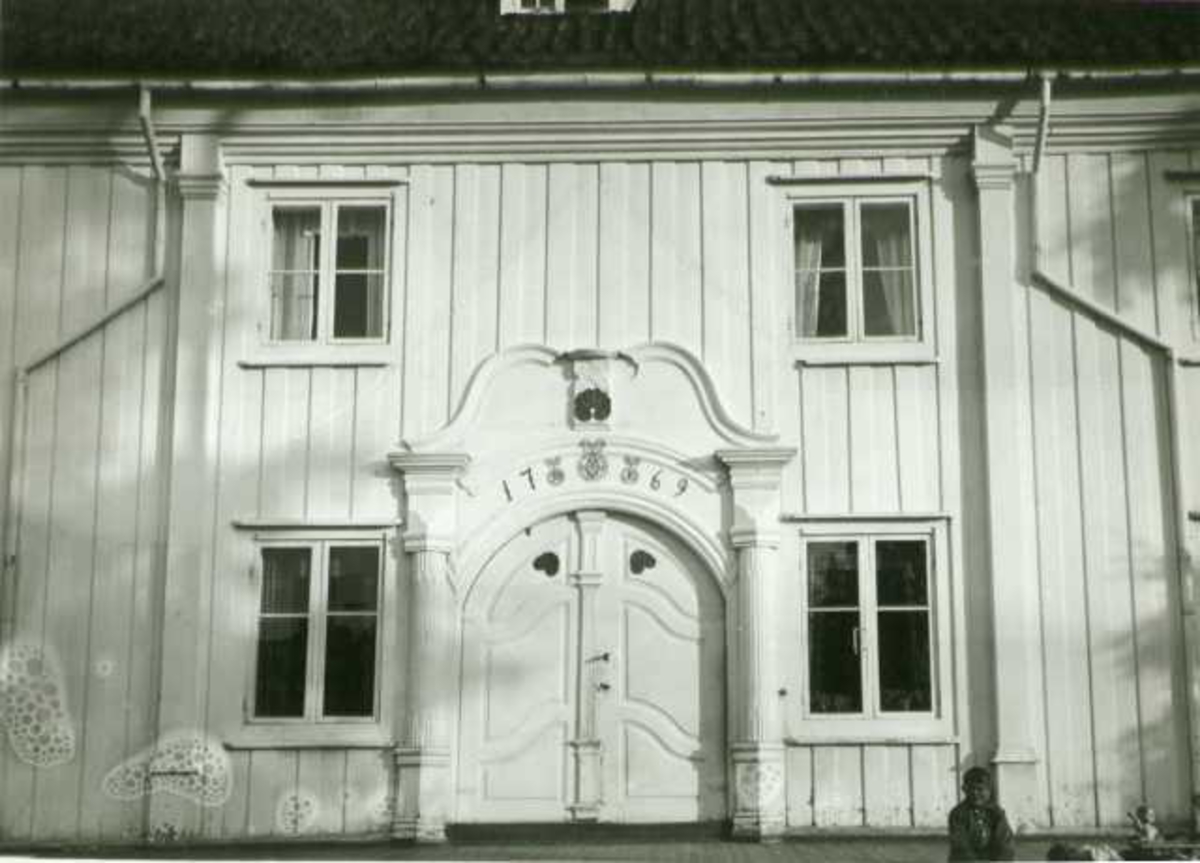 Hovedinngang, Grinder, Grue, Hedmark. Fotografert 1935.