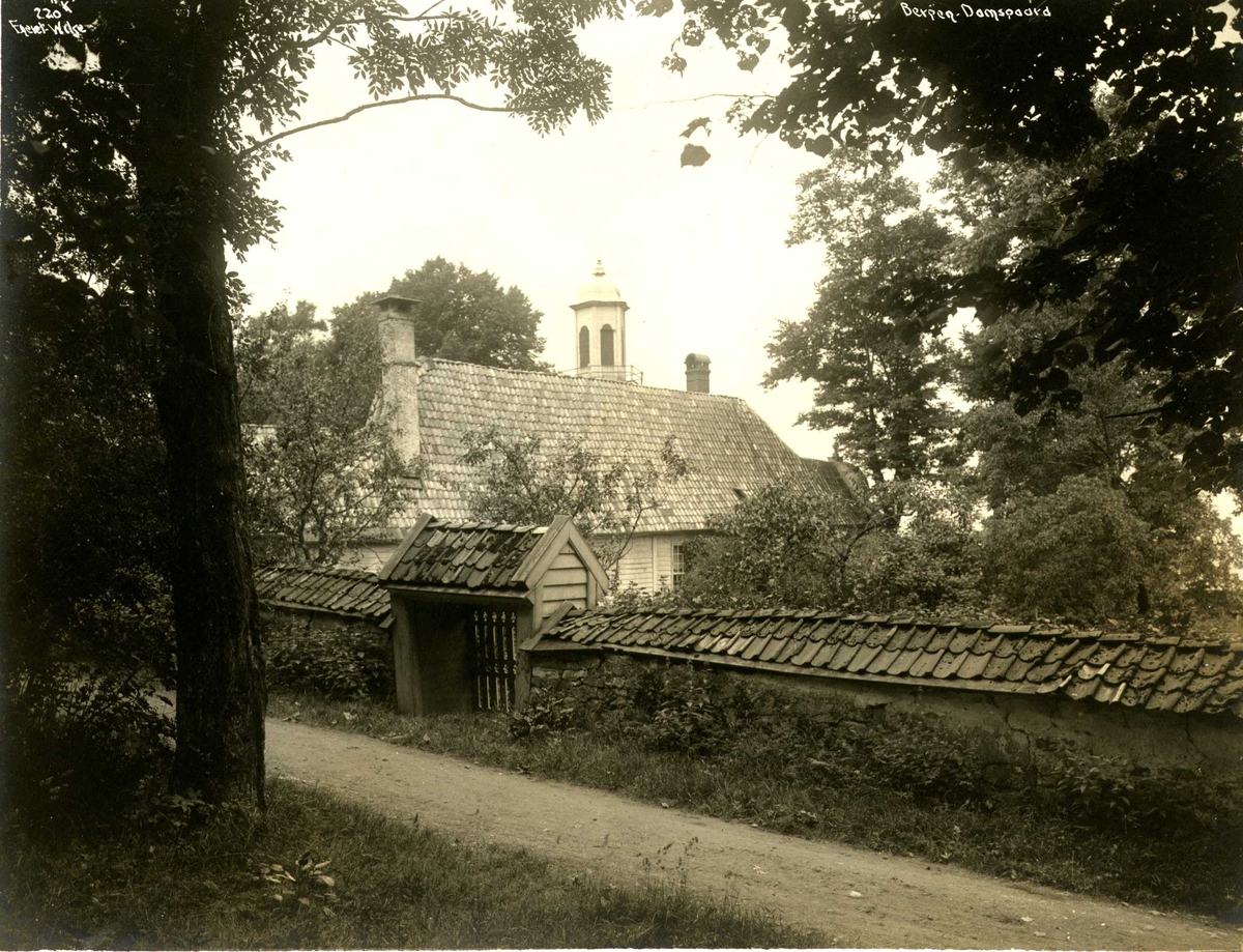 Damsgård hovedgård, Bergen, Hordaland. Fotografert 1912. 