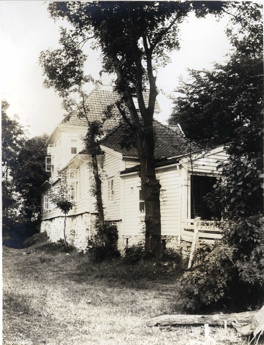 Trehus. Fastings Minde. Bergen, Hordaland.   Fotografert 1912.