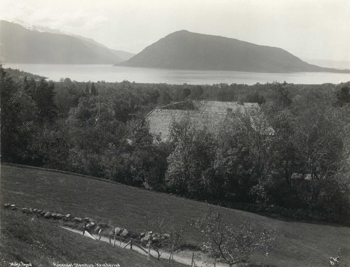 Utsyn over Baroniet Rosendal, Kvinnherad, Hordaland. Fotografert 1912.