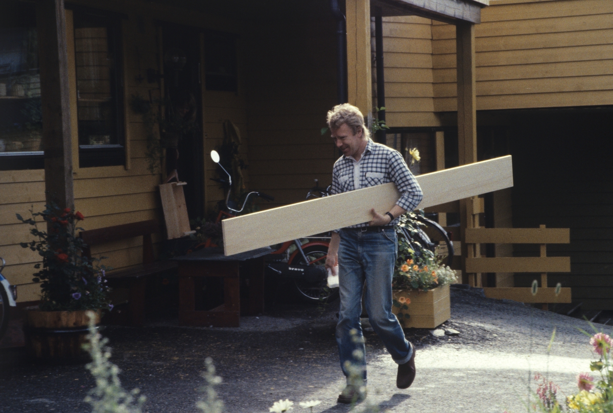 Selegrendbevegelsen, arkitektkontoret CUBUS. Utbygging på Nordås, Ytrebygda, Bergen. Illustrasjonsbilde fra Bonytt 1984.