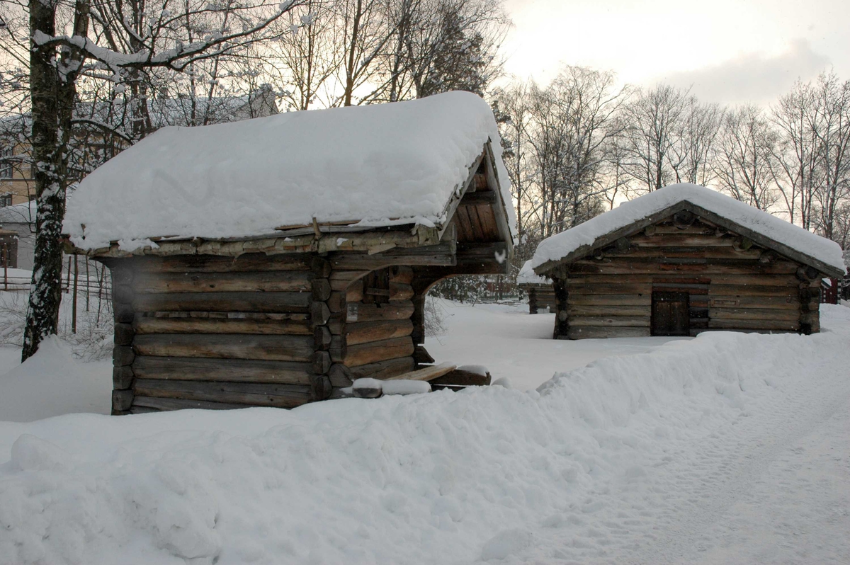 Badstue fra Moen NF140
Fjøs fra Hovin NF138