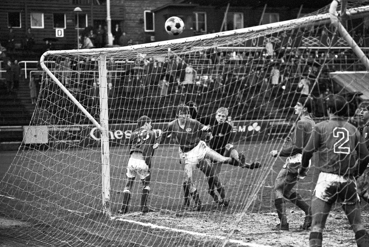 Serie. Fotball final jr.cup 1967, mellom Vålerenga og Manglerud. Fotografert 1967.