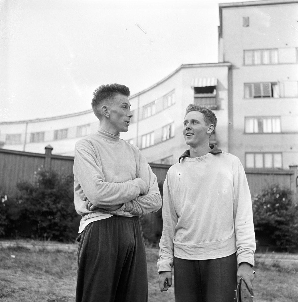 Serie. Oslolekene på Bislett.
Fotografert 1955. 
