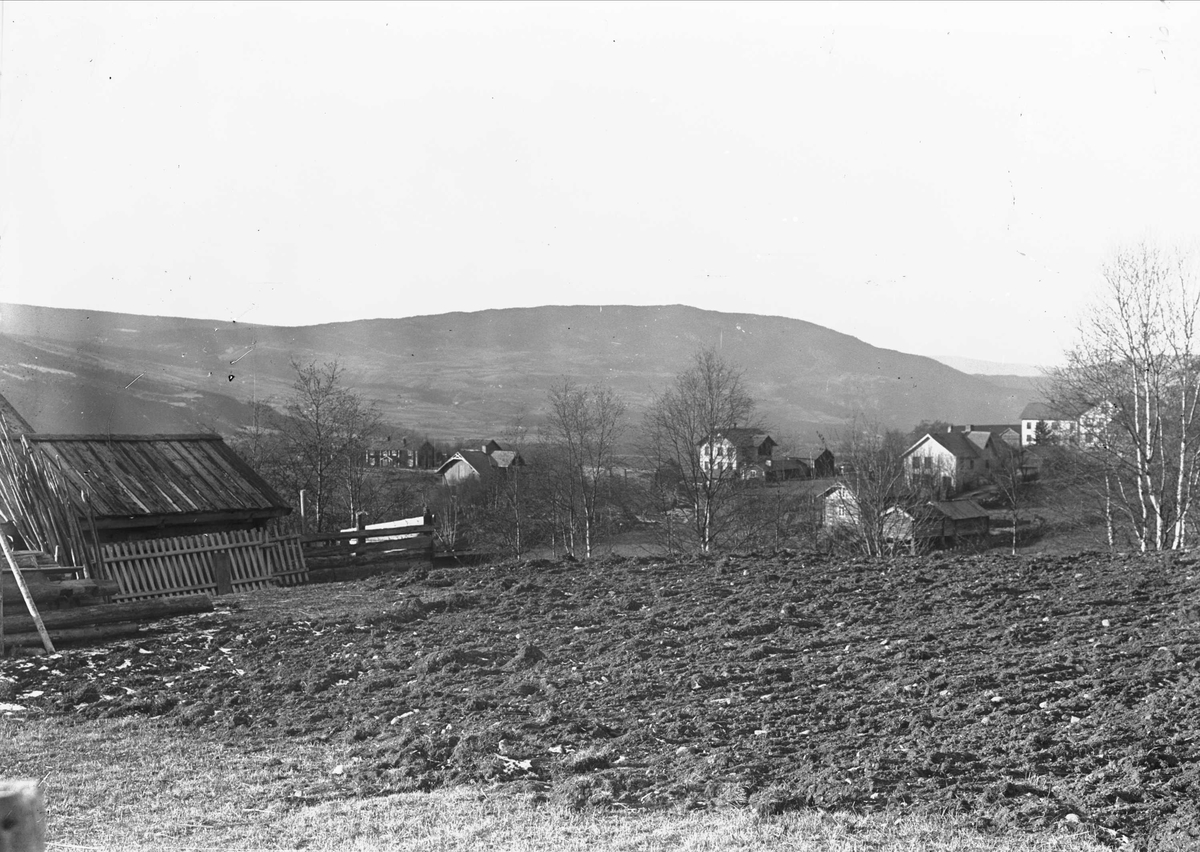 Serie bilder, noe fra Valdres, noe fra reise med båt til Trondheim og noe fra Fjelsæter(?). Familieliv, antagelig familien Lund ca 1899-1902.