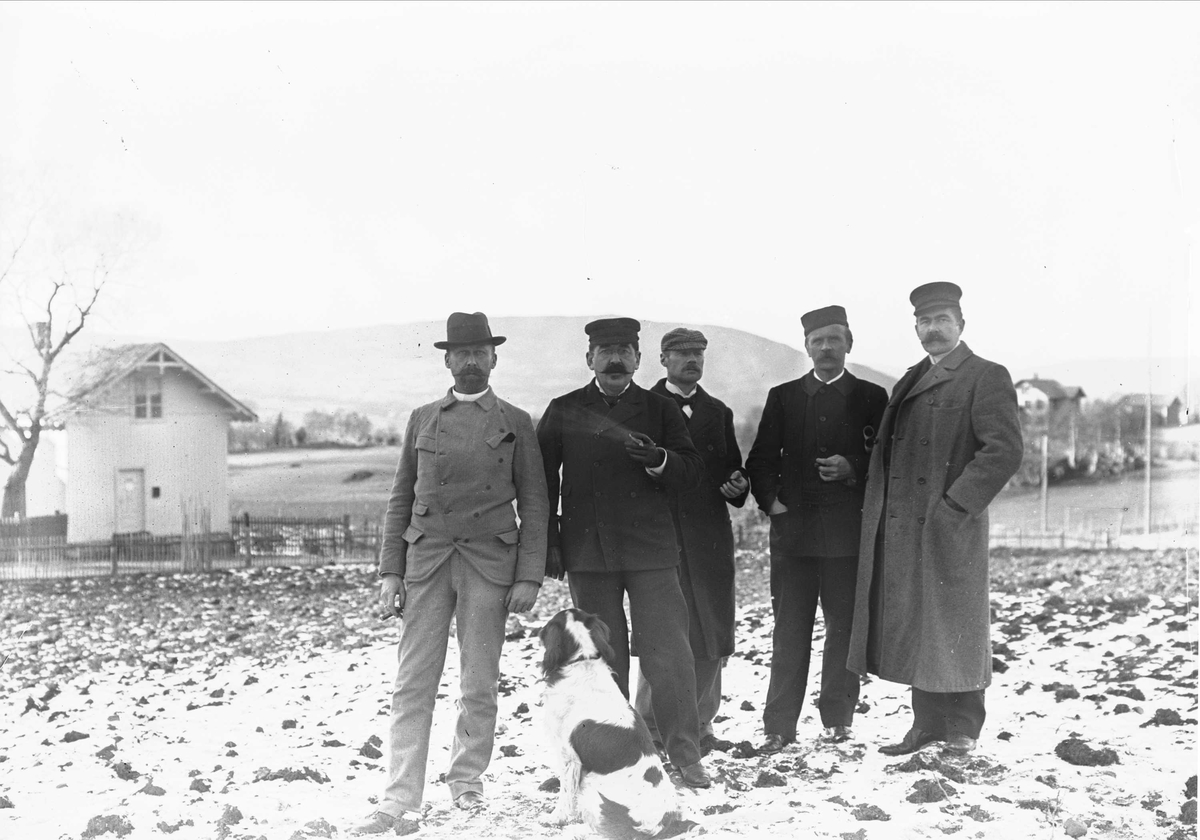Serie bilder, noe fra Valdres, noe fra reise med båt til Trondheim og noe fra Fjelsæter(?). Familieliv, antagelig familien Lund ca 1899-1902.