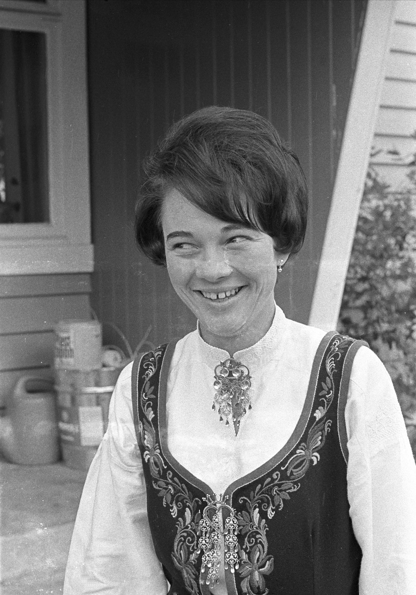 Serie. Engerdal sentrum med omegn og Engerdalfestivalen 1967. Engerdal, Hedmark.
