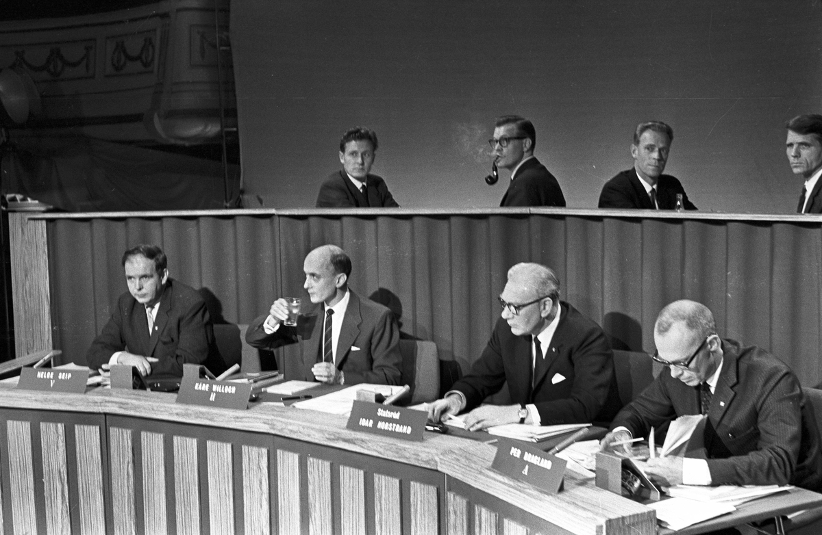 Serie. Fra stortingsvalget 1965. Valgdebatt. Fotografert 1965.