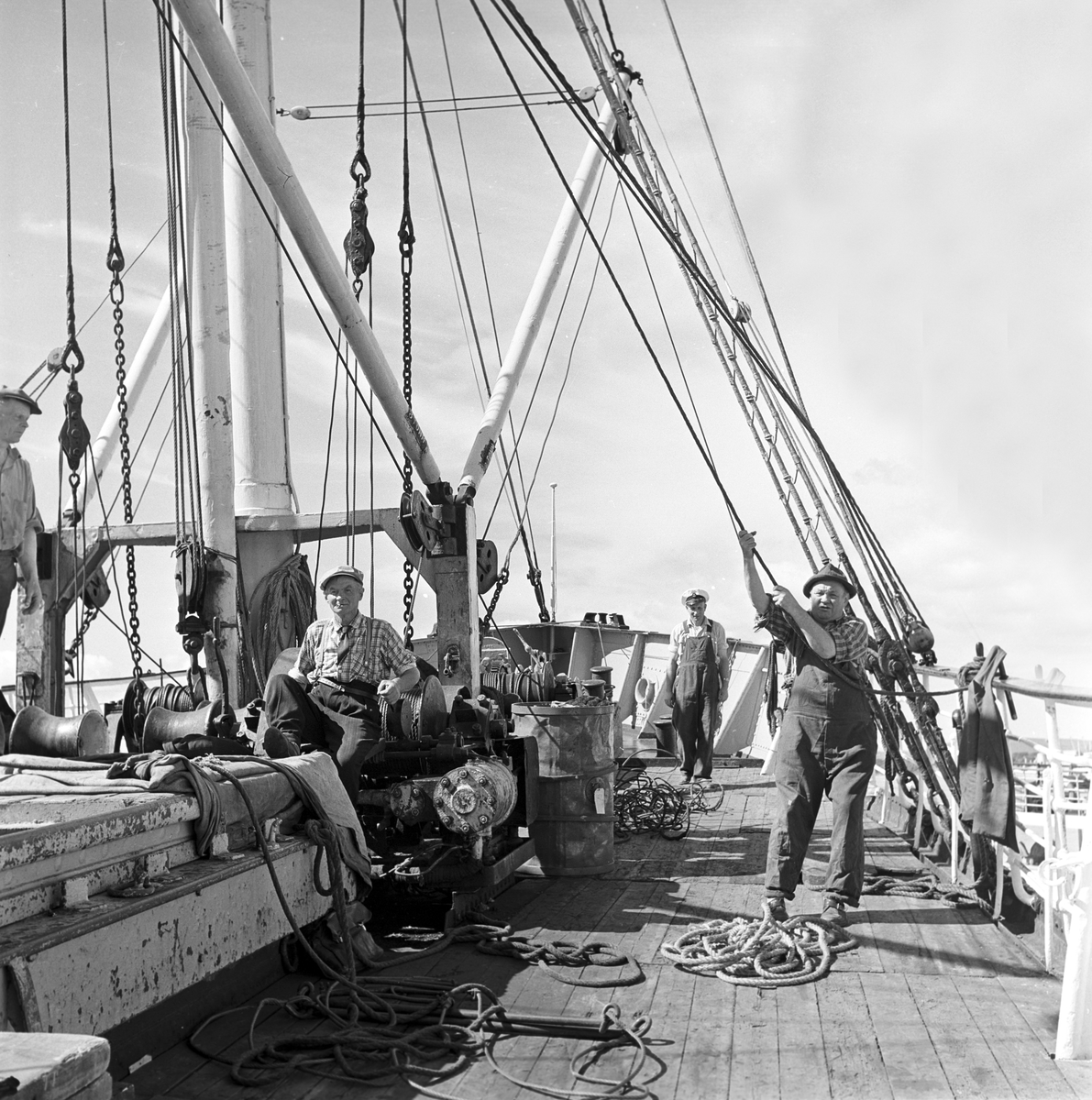 Serie. M/S "Rogaland" av Stavanger ligger til kai ved Akershus festning. Fotografert 26. juli 1961.