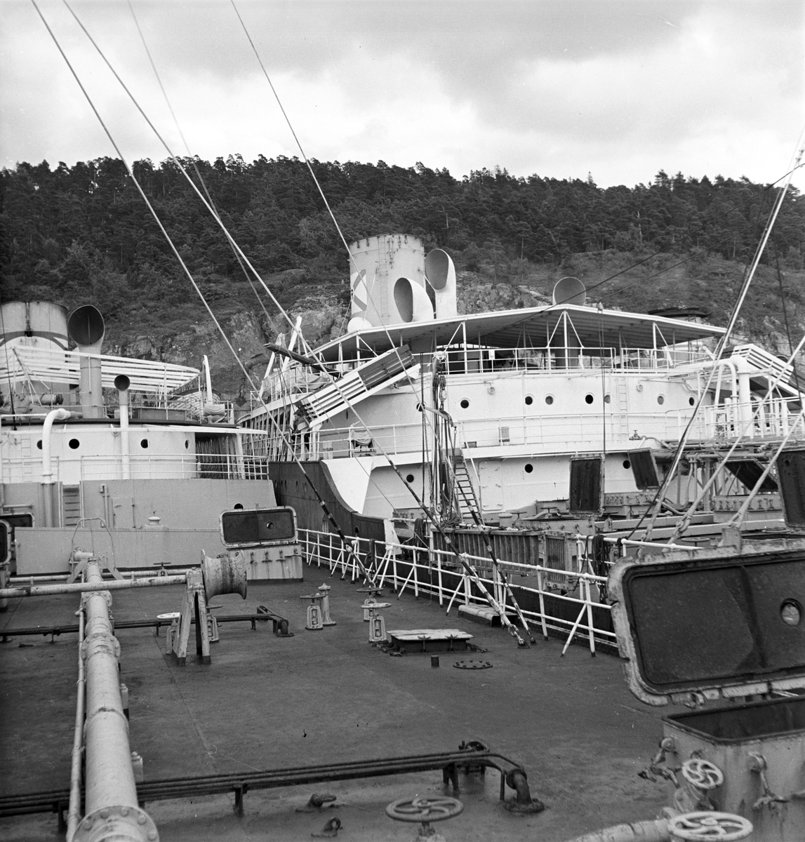 Serie. Div. tankbåter i opplag. Fotografert 14. aug. 1954.