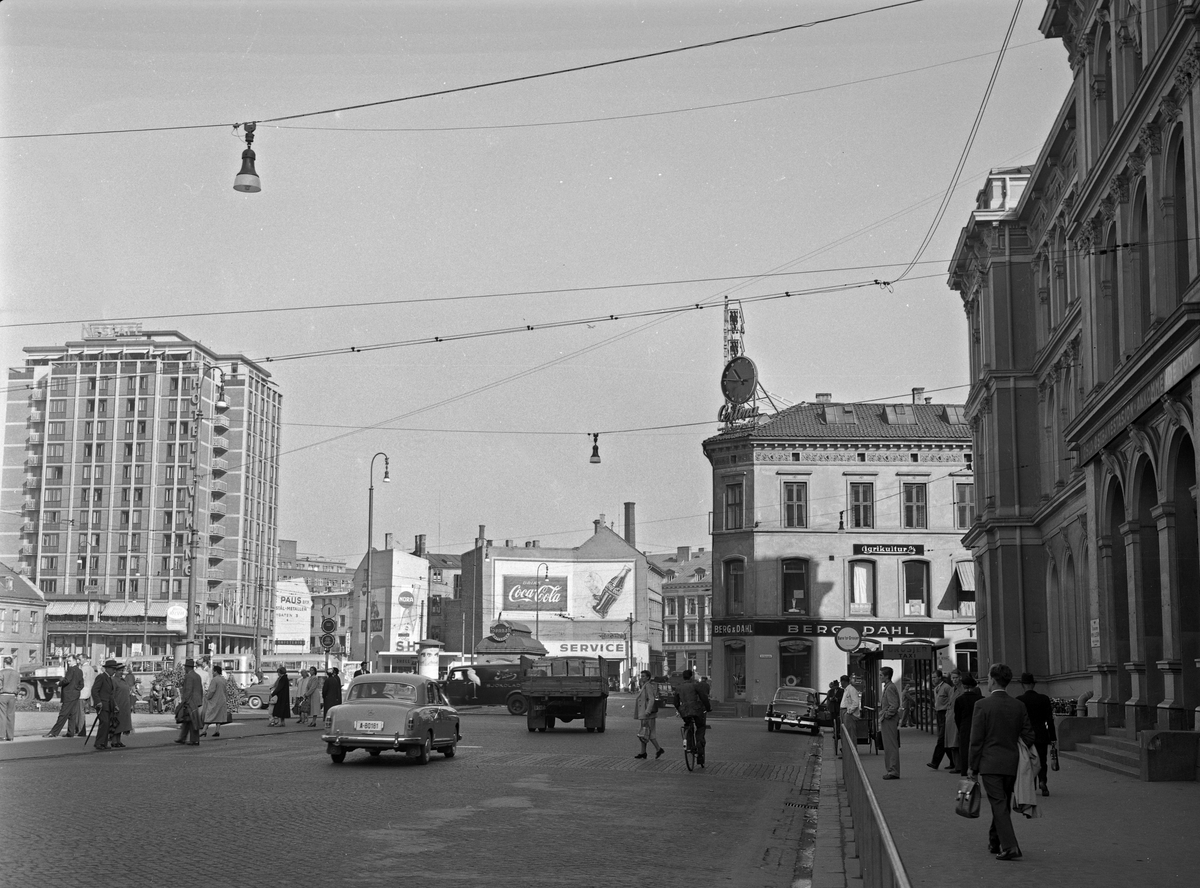 Serie. Oversiktsfotografier fra Oslo sentrum. Fotografert september 1955.
