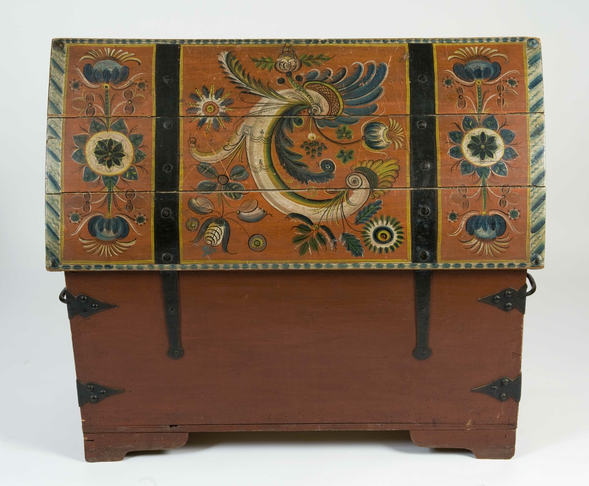 Kiste malt av Annanias Tveit.