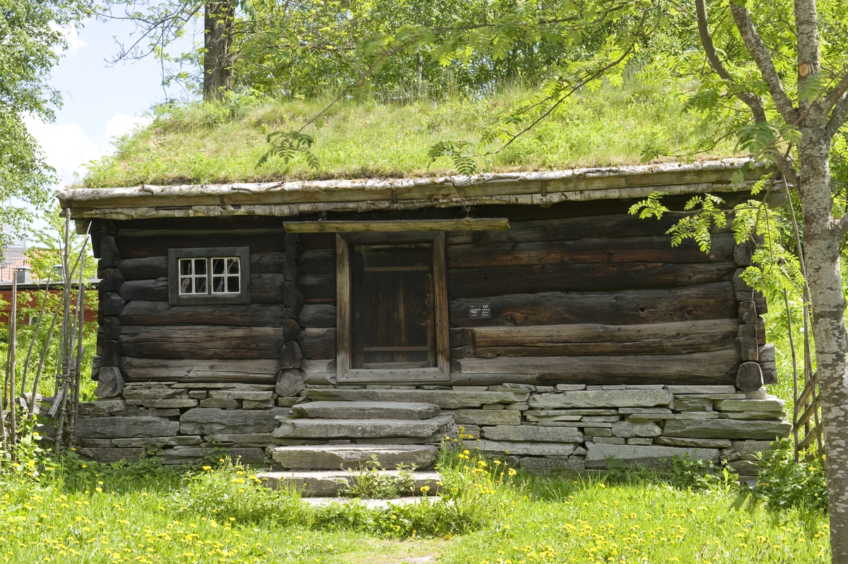 Hallingdalstunet på Norsk Folkemuseum, juni 2010. Stue fra Bjørnebergstølen, Hemsedal.
