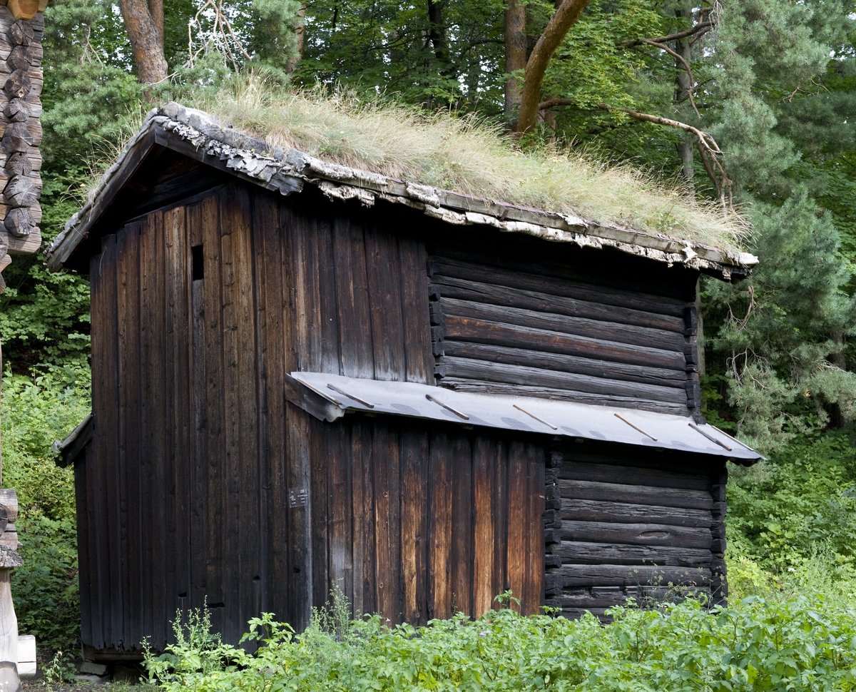 Loft fra Kilde, Åmot. Norsk Folkemuseum, august 2010.