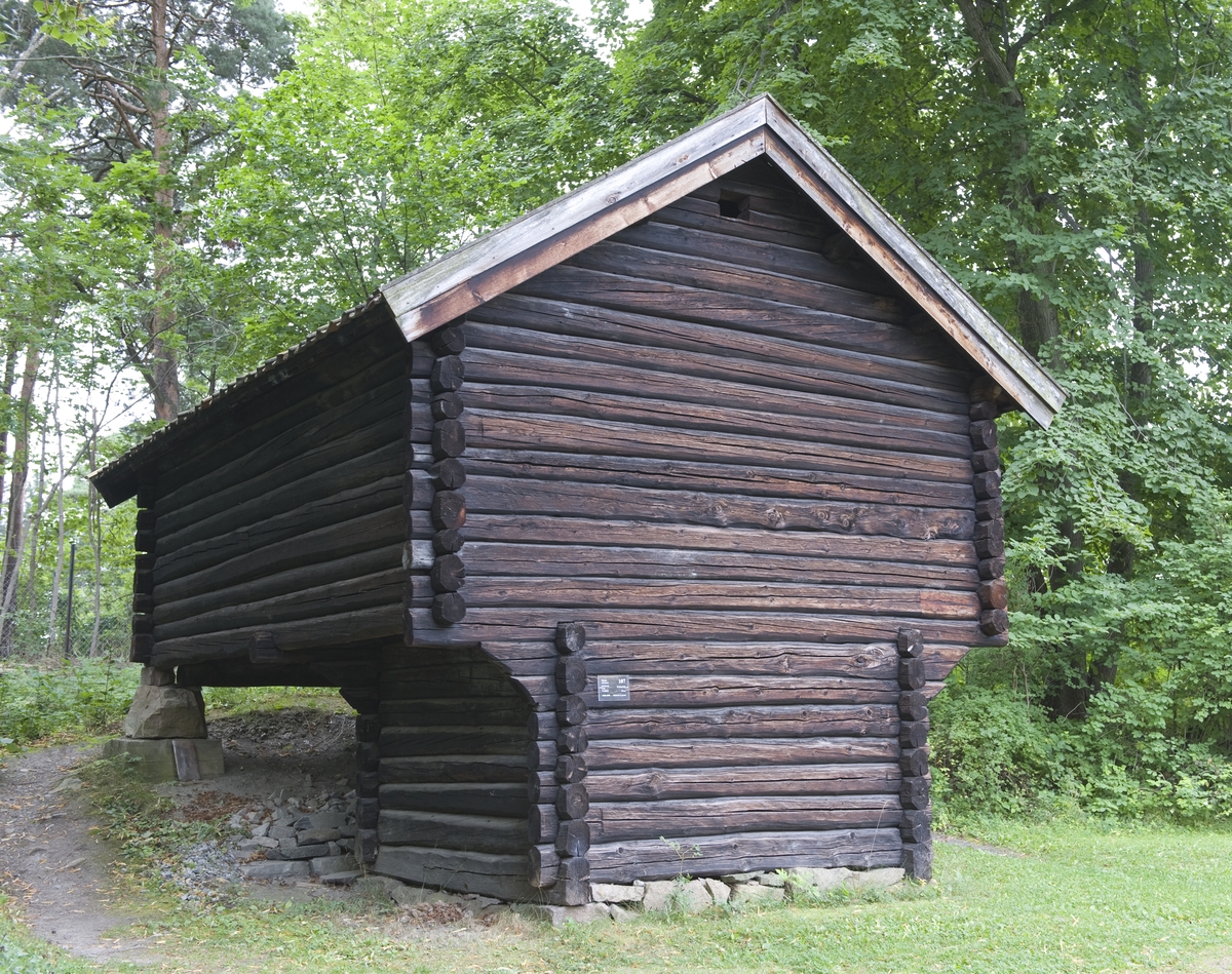 Kjone fra Karlsrud, Våle i Vestfold. Østlandstunet på Norsk Folkemuseum, august 2010.