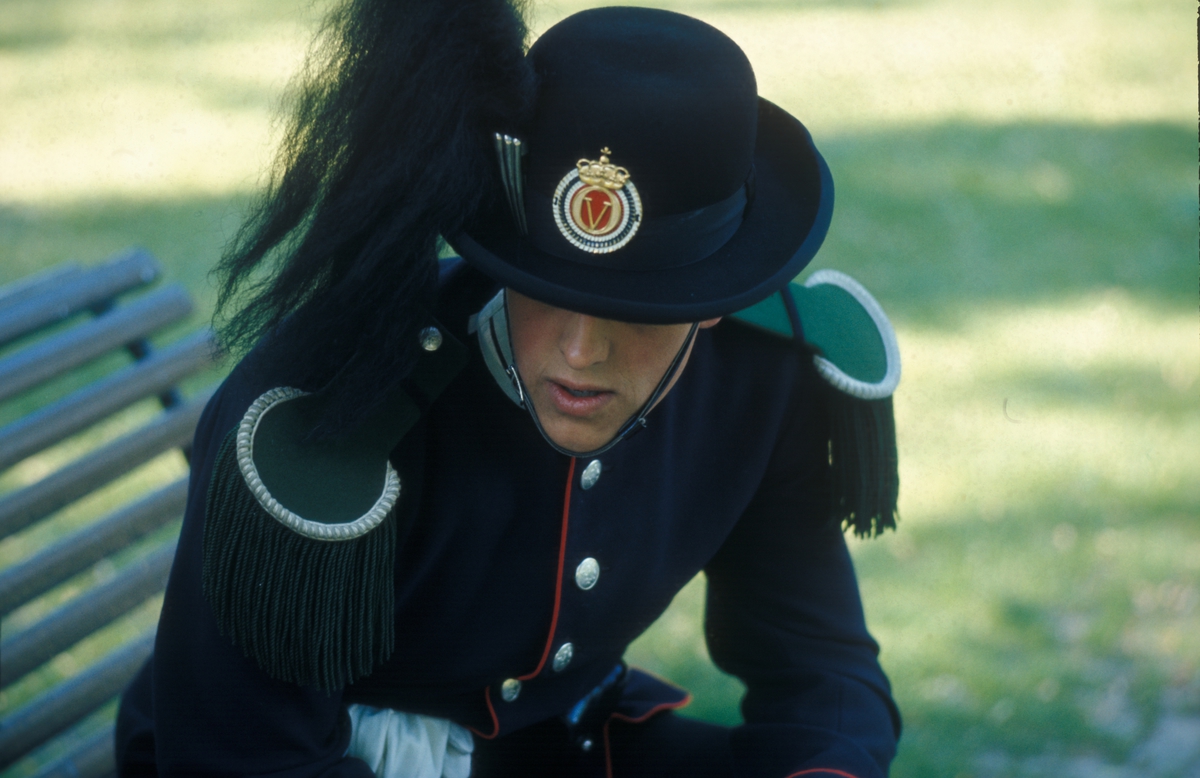 Reklamefoto av gardist. Billedserie i forbindelse med presentasjon av Petterøes tobakk i 1970.