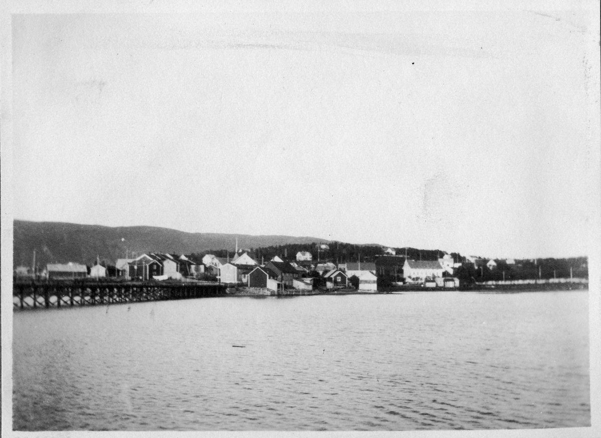 Kystbebyggelse. Fra bildeserie tatt på reise langs kysten av Norge i 1926.