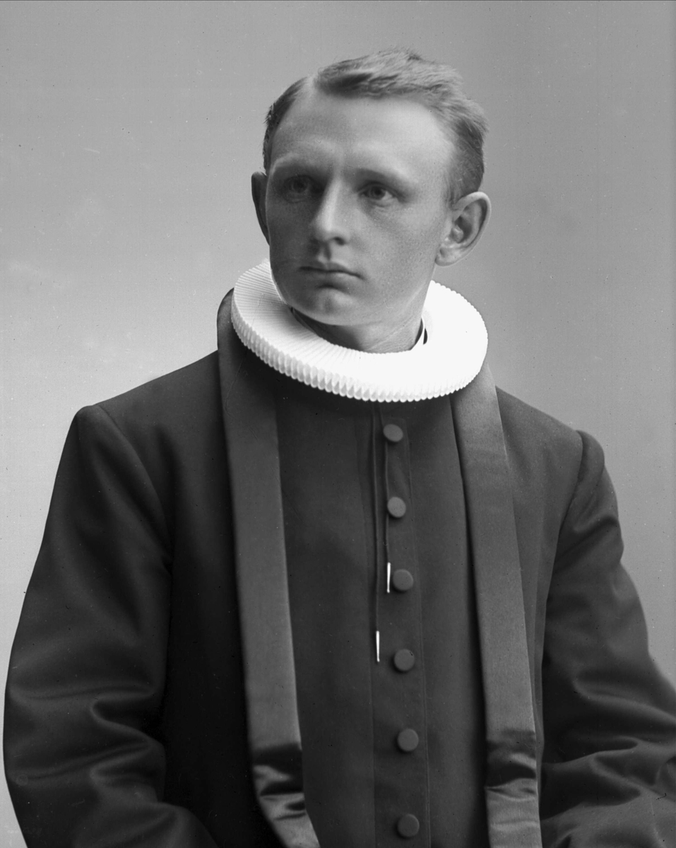 Portrett, pastor Jakobsen.