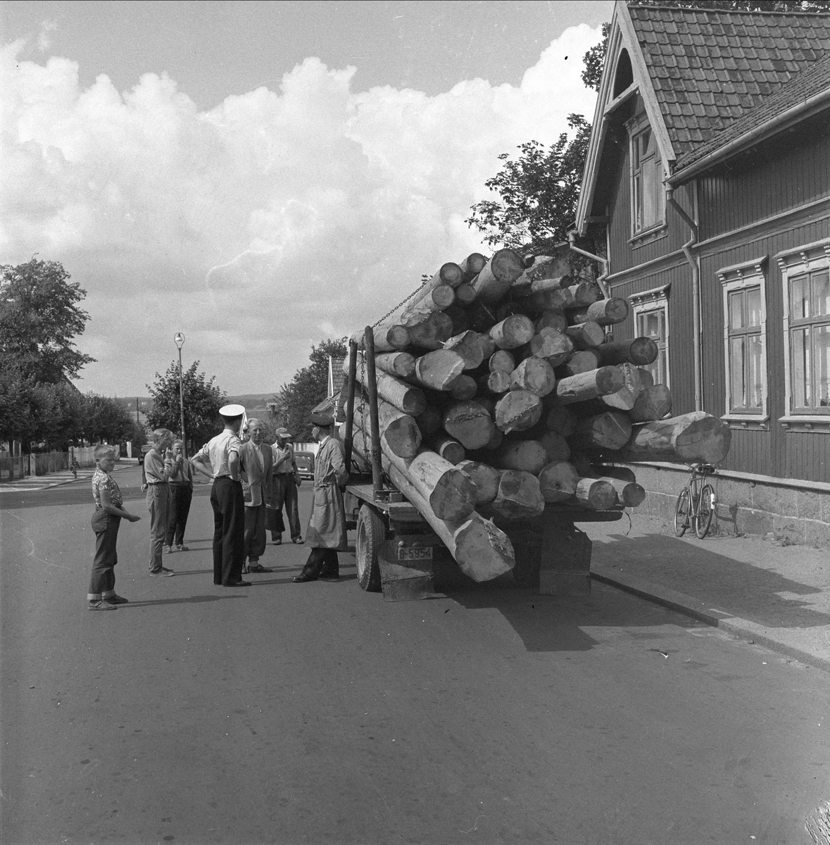 Tømmerbil, overlastet, Sarpsborg, juli, 1958