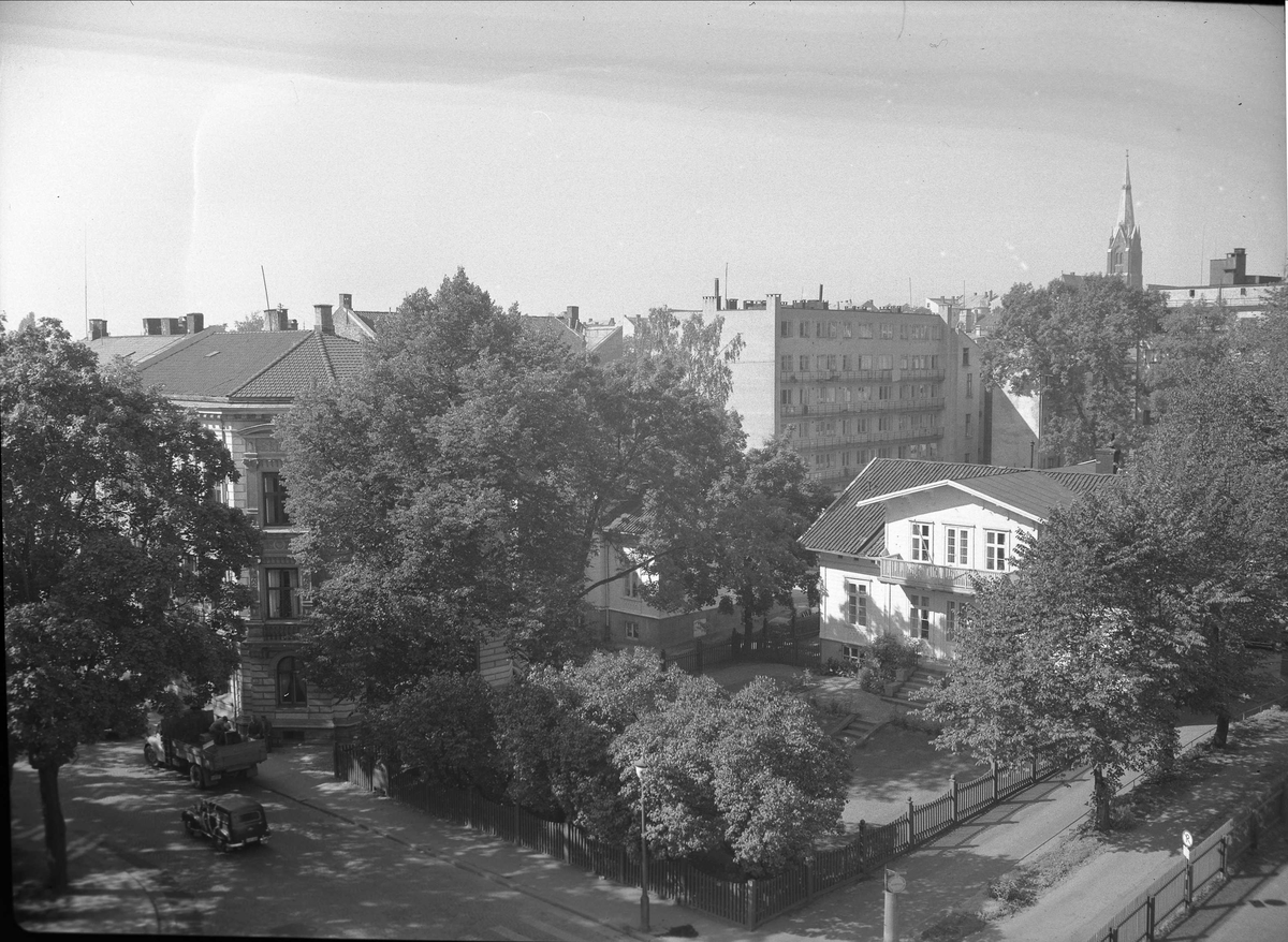 Parkveien, Oslo, september 1958. Gatebilde og bebyggelse.