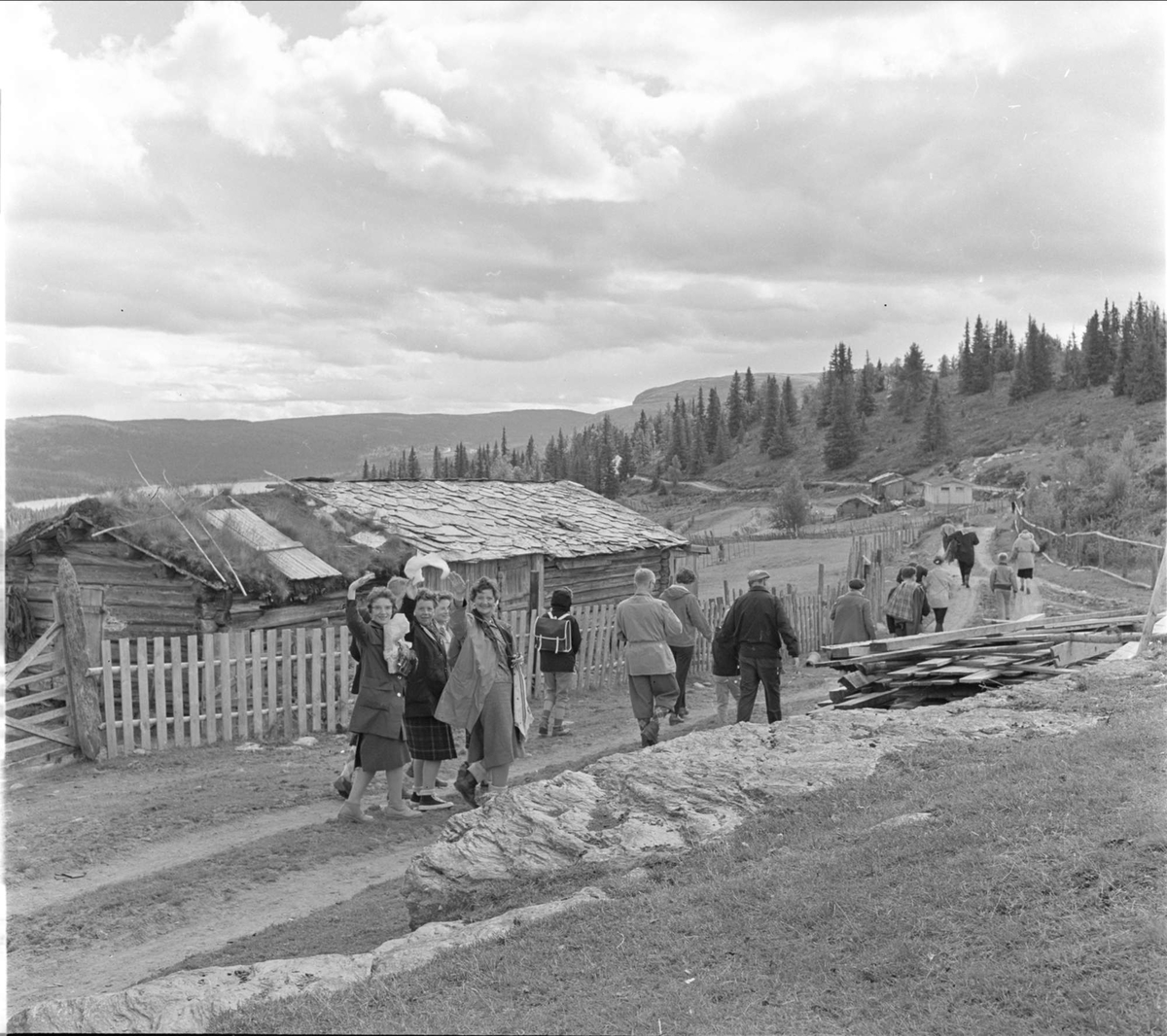 Golå Høyfjellshotell,  turister i fjellet, Sør-Fron 23.08.1961