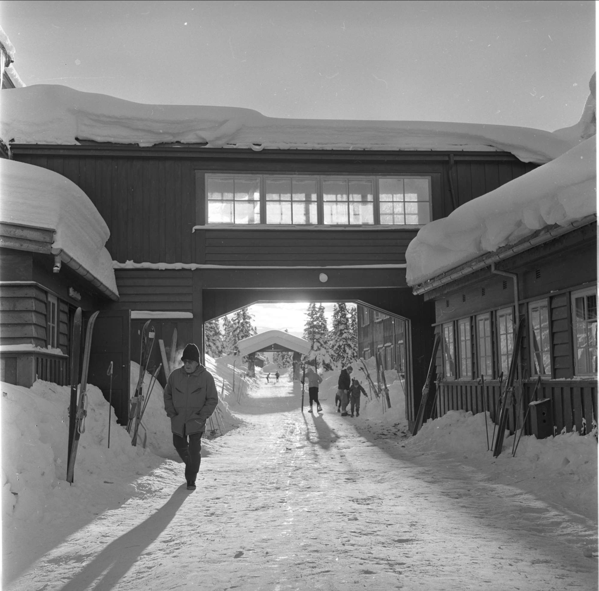 Golå Høyfjellshotell, inngangspartiet, Sør-Fron 23.08.1961