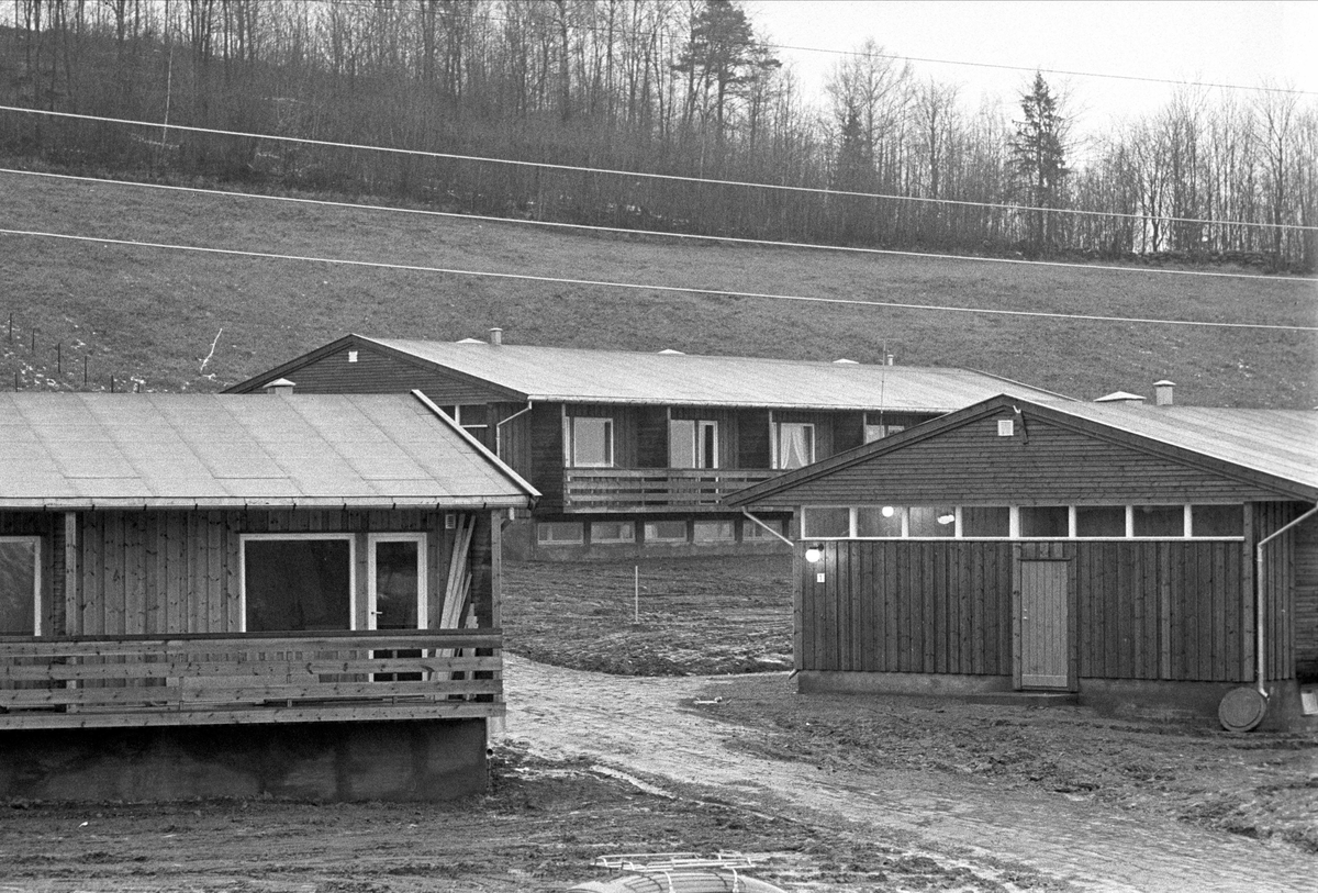 Trygdeboligene på Blakstad, ved Blakstad hageby, januar 12.12.1964.