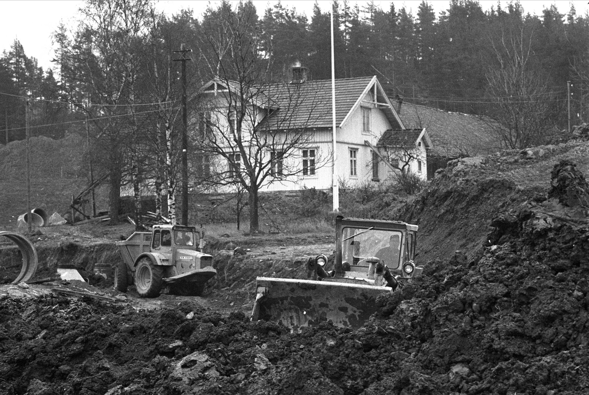 Fra Tokerud, Oslo oktober 1969. Anleggsarbeid foran en villa.