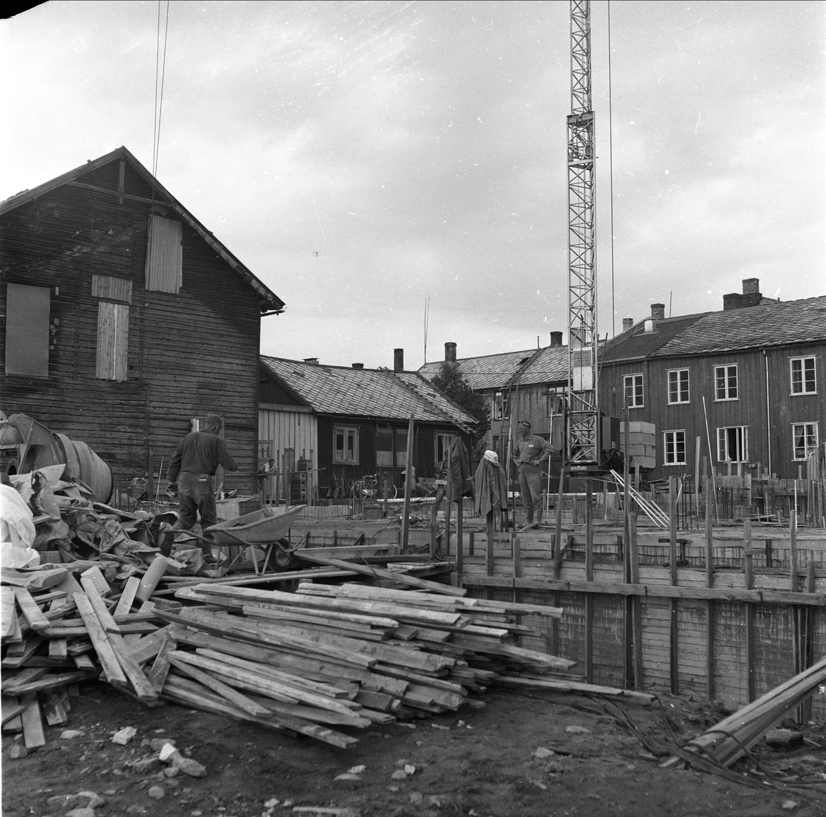 Røros, Sør-Trøndelag, 1966. Bygninger og byggearbeid.