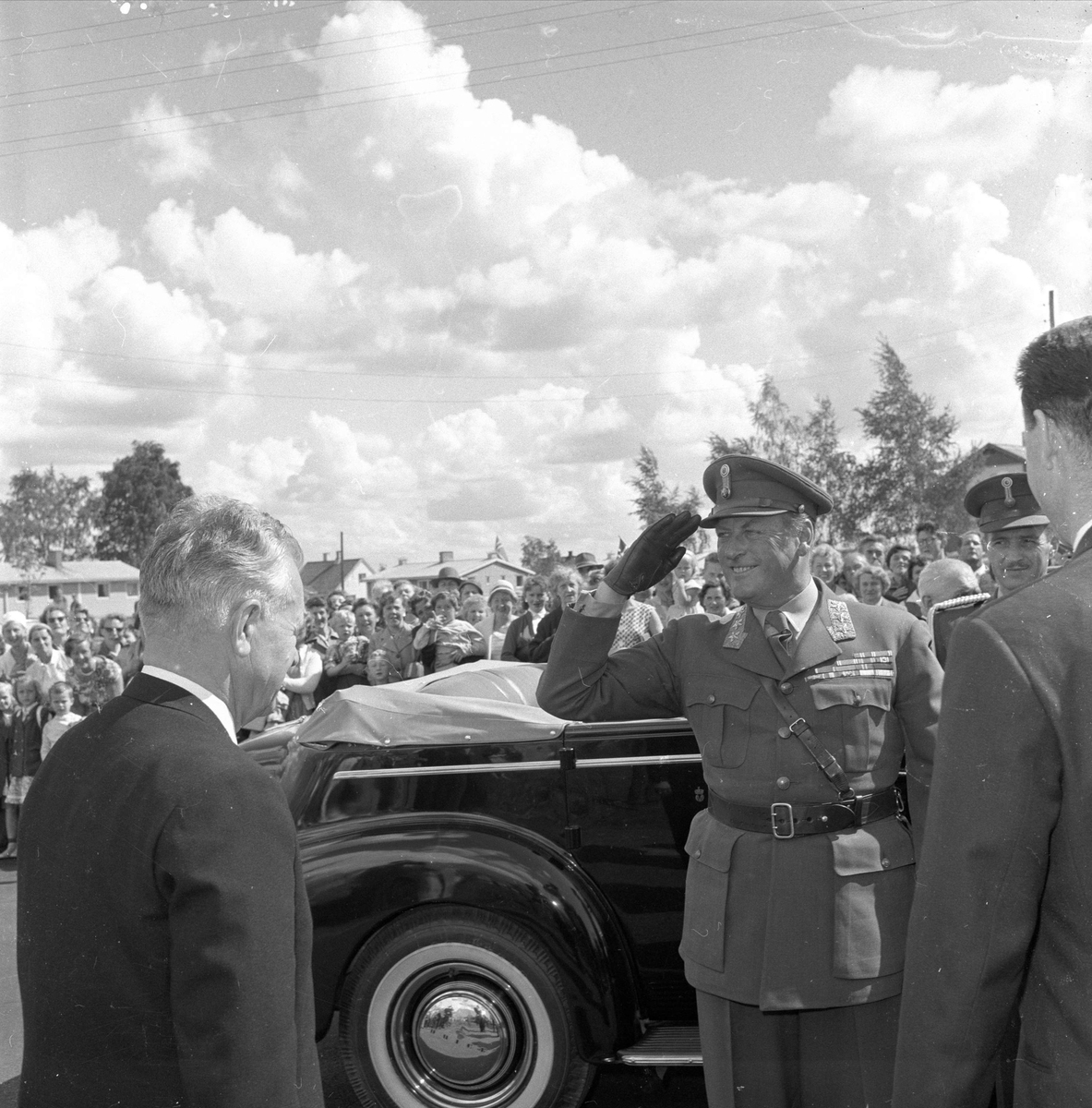 Ekeberg, Oslo, juni 1959, landbruksutstilling, Kongen kommer til utstillingen..