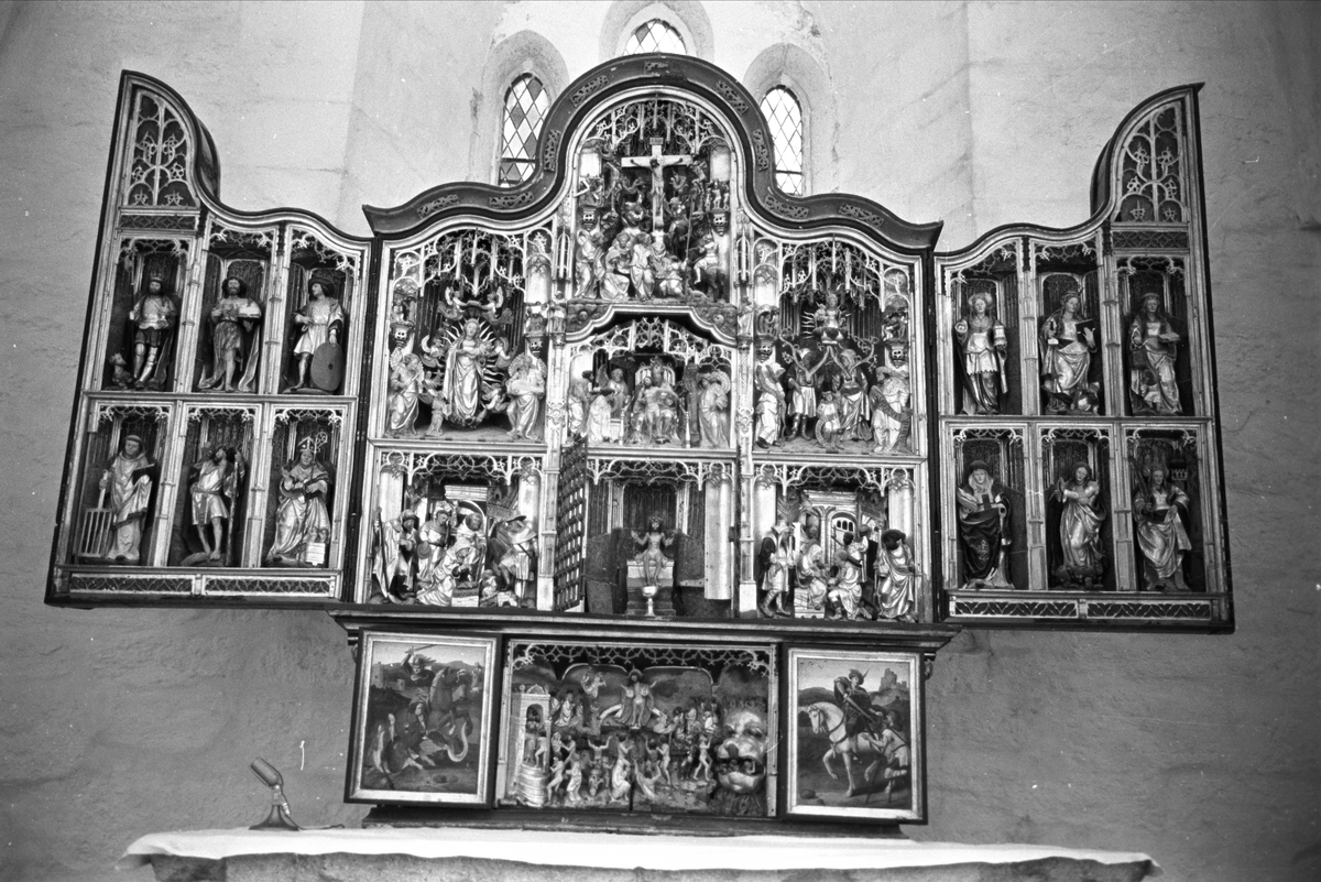 Ringsaker, august 1962, Ringsaker kirke, altertavlen.