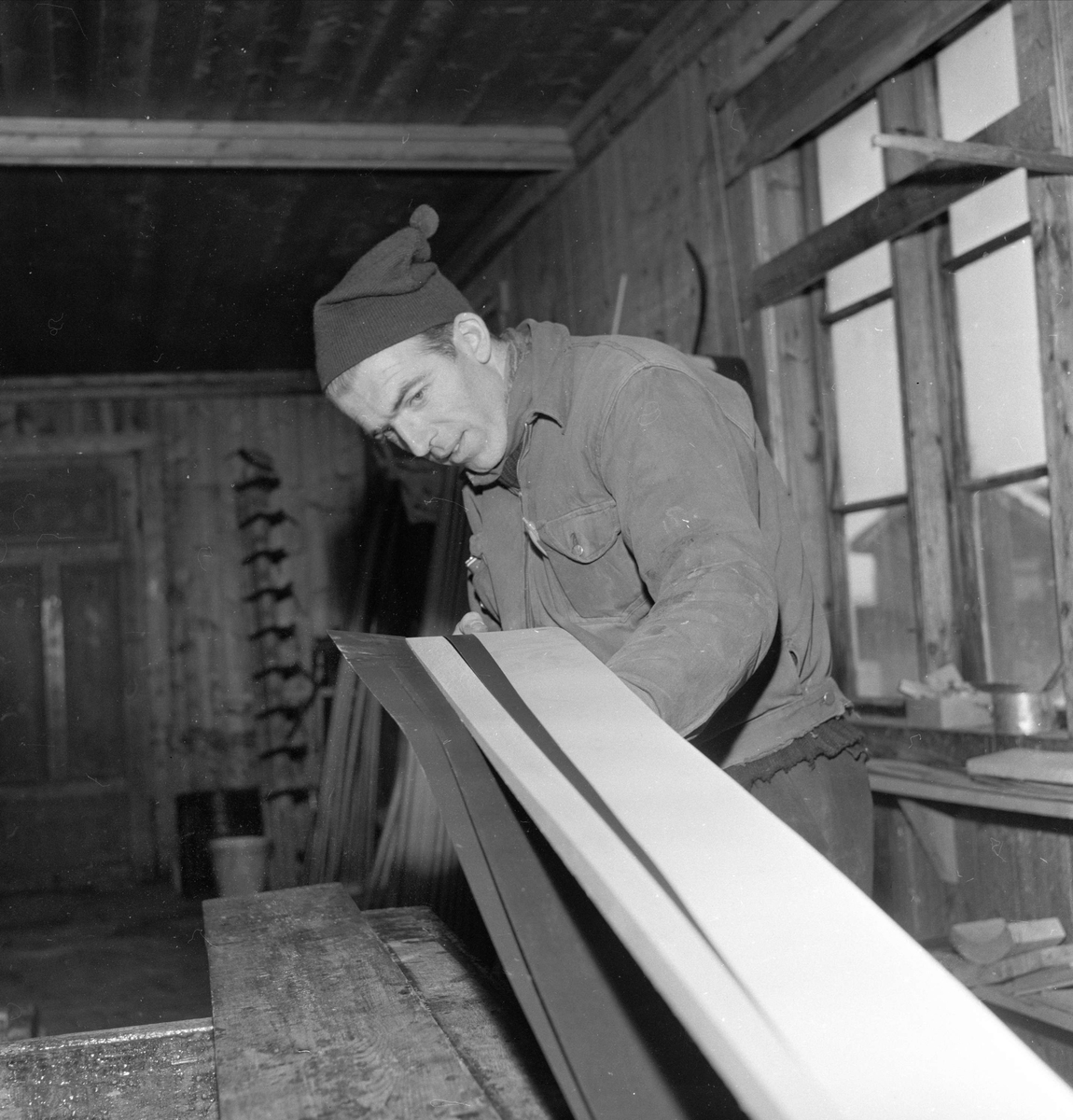 Ullevoldsæter skifabrikk i Nittedal, 05.03.1960, produksjon.