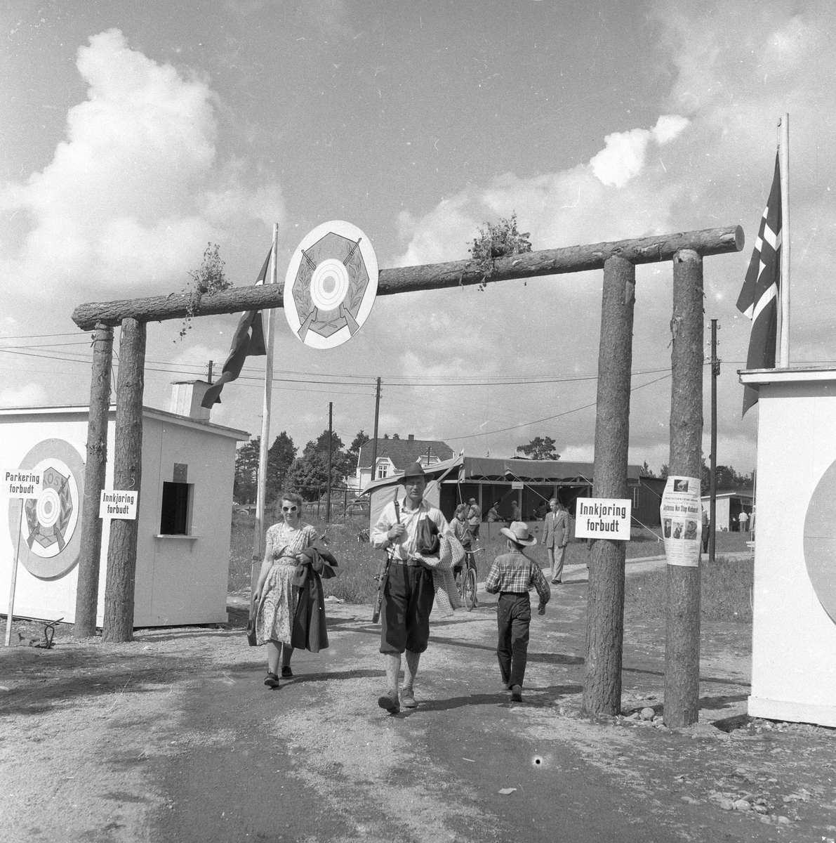 Kongsvinger, 03.- 04.07.1955, landsskytterstevnet. Inngangen til stevneområdet.