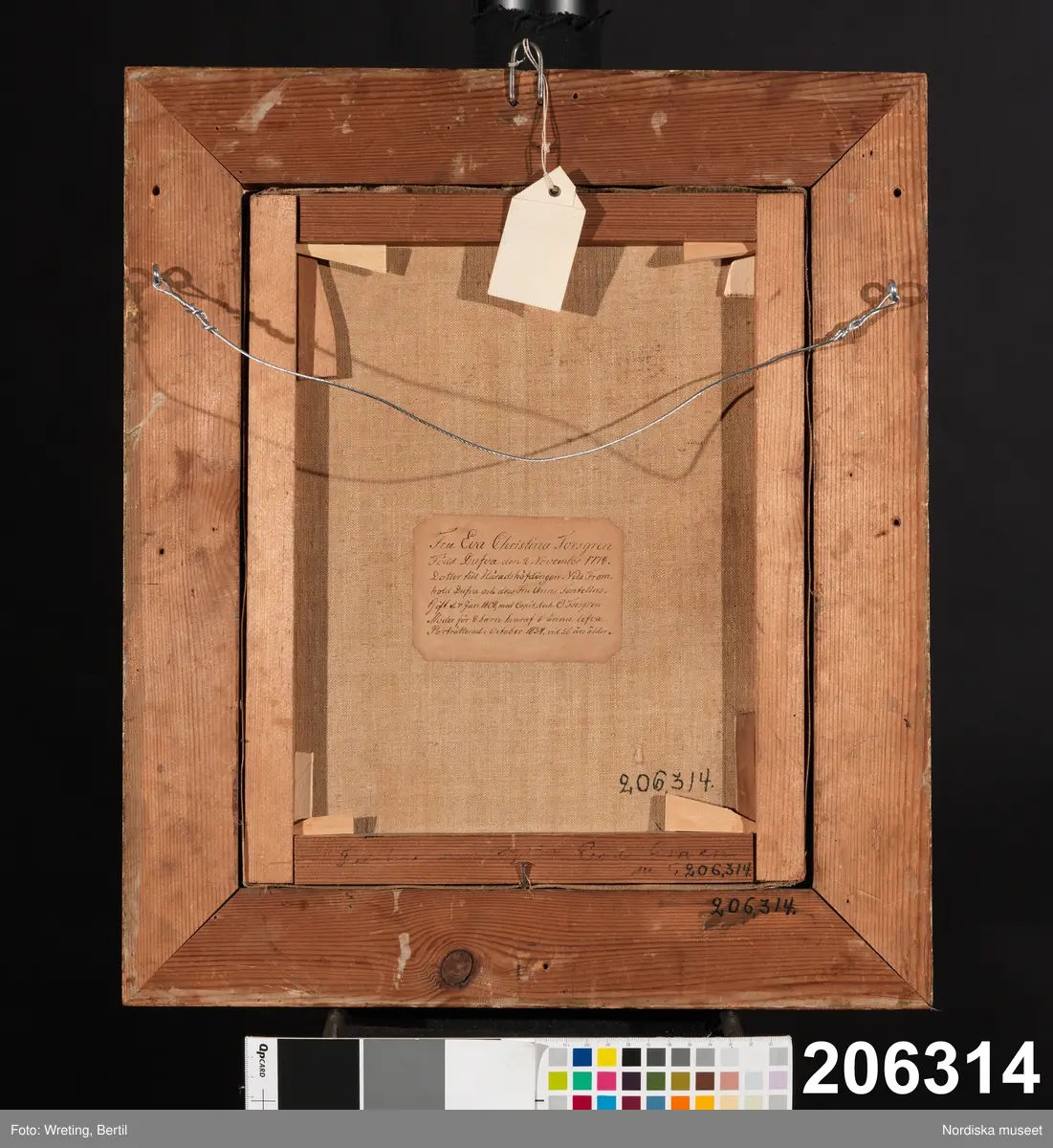 Huvudliggaren:
"Eva Christina Forsgren, pendang till 206313; bröststycke; oljemålning på duk, f. Dufva 2/11 1778, målad i okt 1834 av Robert Wilhelm Ekman; i förgylld samtida träram. G 10/6 1936 av fröken Eva Graan, Stockholm."
