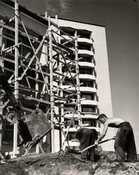 Fruängen, Stockholm. Höghus under uppbyggnad.