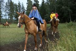 Fritid. Sport. Ridning. Marka ridläger för flickor utanför Ö