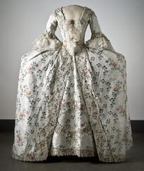 Dräkt av sidenbrokad, 1700-talets mitt. Nordiska museet inv 